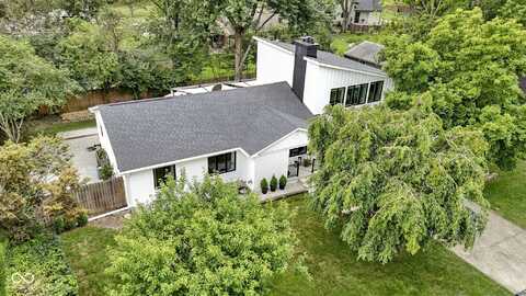 635 W Poplar Street, Zionsville, IN 46077