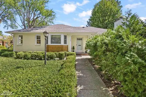1387 Kensington, Grosse Pointe Park, MI 48230