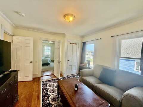 207 Whitwell St, Quincy, MA 02169