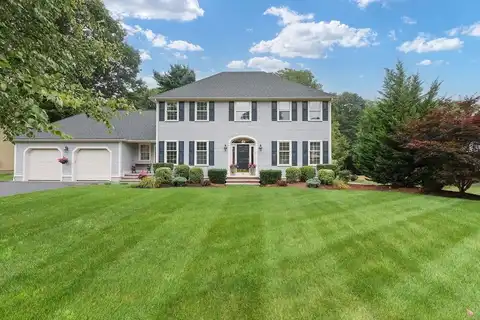 54 Village Circle, Taunton, MA 02780