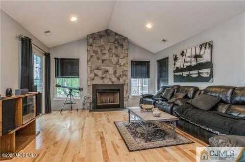 115 Chariot Court, Piscataway, NJ 08854