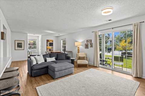 1 Des Moines Court, Tinton Falls, NJ 07712