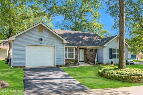 550 Petunia Lane N, Whiting, NJ 08759