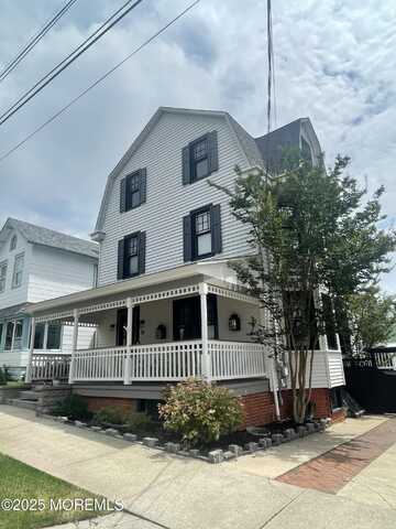 18 Oak Avenue, Island Heights, NJ 08732