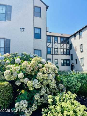 17 Leroy Place, Red Bank, NJ 07701