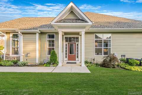 208 Belmont Circle, Yaphank, NY 11980