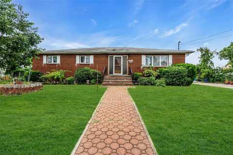 1541 Herzel Boulevard, West Babylon, NY 11704