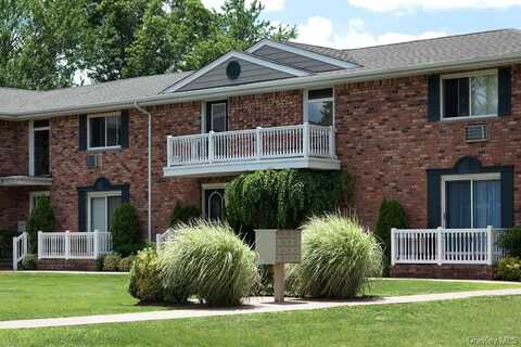 12 Baker Street, West Babylon, NY 11704