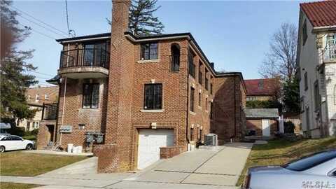 248-04 40 Avenue, Little Neck, NY 11362
