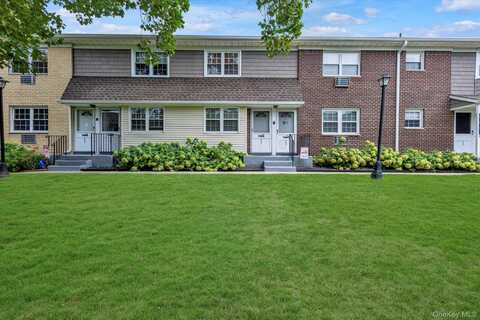 5206 Wilshire Lane, Oakdale, NY 11769