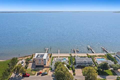 3 Seatuck Lane, Remsenburg, NY 11960