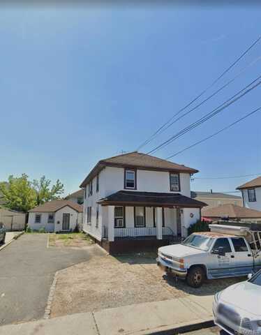 35 loretta Street, Inwood, NY 11096