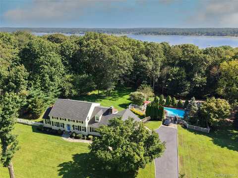 2 Hawk Drive, Lloyd Harbor, NY 11743