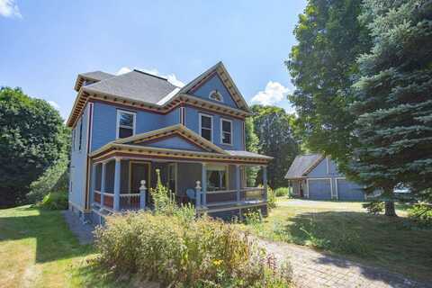 72 Main Street, Peru, ME 04290