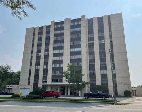 141 N La Grange Road, La Grange, IL 60525