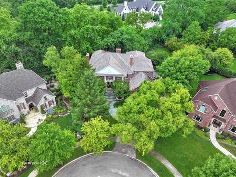 1602 Hunters Glen Drive, Wheaton, IL 60189