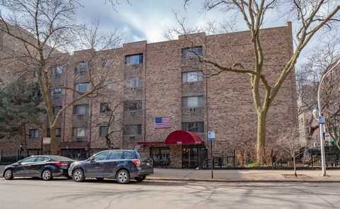 3620 N Pine Grove Avenue, Chicago, IL 60613