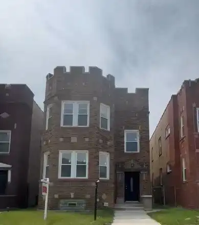 7936 S Champlain Avenue, Chicago, IL 60619