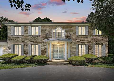 59 Regent Drive, Oak Brook, IL 60523