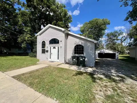 943 2nd Street, Charleston, IL 61920