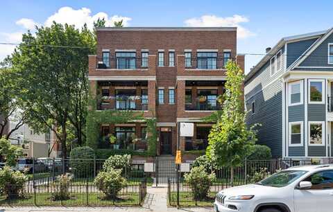 2700 N Wayne Avenue, Chicago, IL 60614