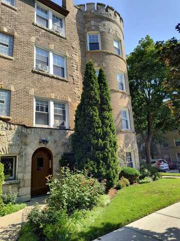 2300 W Farwell Avenue, Chicago, IL 60645