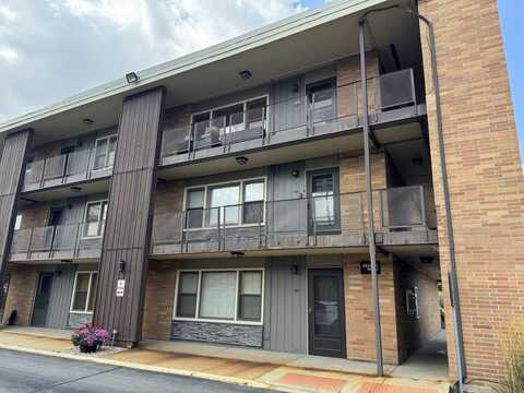 9614 W Higgins Road, Rosemont, IL 60018