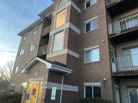 941 N Swift Road, Addison, IL 60101