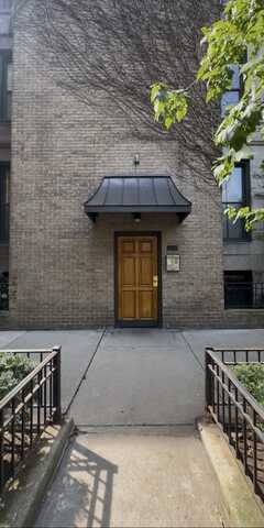 65 E Cedar Street, Chicago, IL 60611