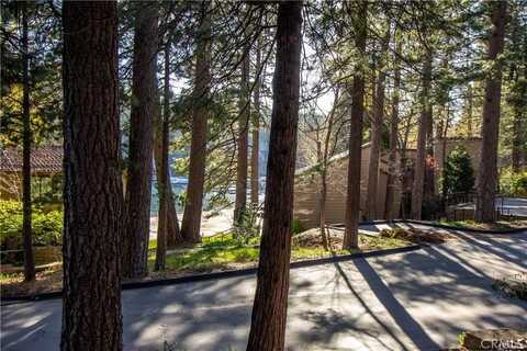 27821 Peninsula Drive, Lake Arrowhead, CA 92352