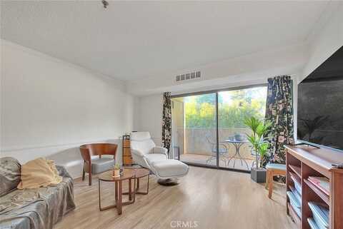 700 W 3rd Street, Santa Ana, CA 92701