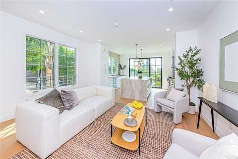 3803 Berryman Avenue, Los Angeles, CA 90066
