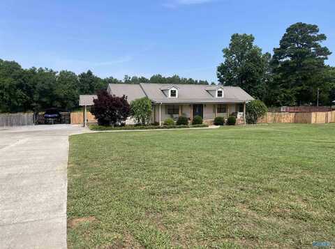 4280 Woods Cove Road, Scottsboro, AL 35768