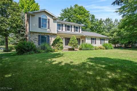 1127 Deepwood Drive, Macedonia, OH 44056