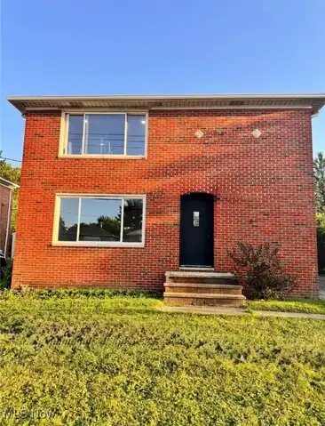 2907 Snow Road, Parma, OH 44134