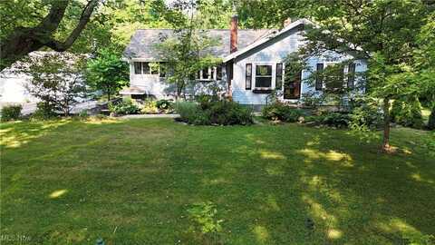 3960 Ellendale Road, Chagrin Falls, OH 44022