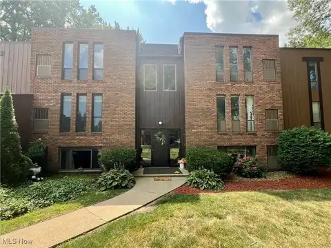 33803 Electric Boulevard unit: E10, Avon Lake, OH 44012