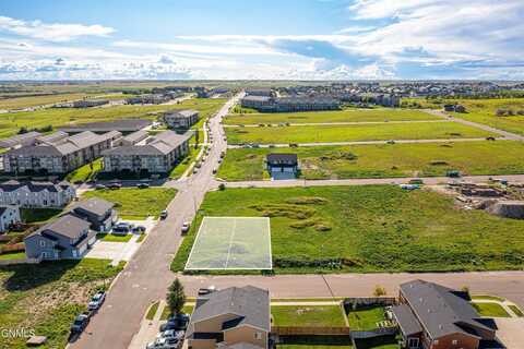 2901/2903 28th Court West, Williston, ND 58801