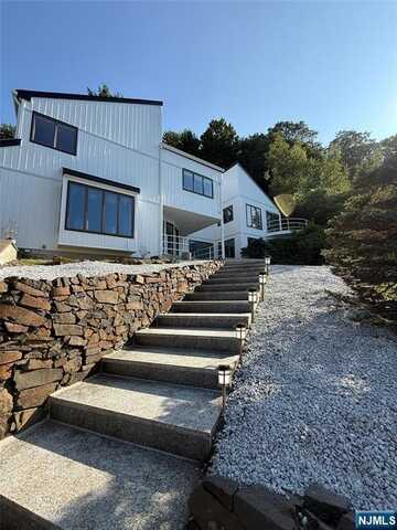 215 Eileen Drive, Cedar Grove, NJ 07009