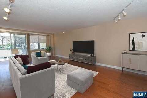 301 Beech Street 3A, Hackensack, NJ 07601