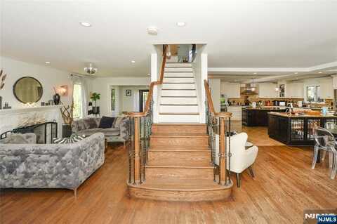 770 Hartwell Street, Teaneck, NJ 07666