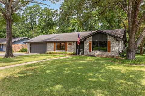 705 Willow Bend Dr, Lufkin, TX 75901