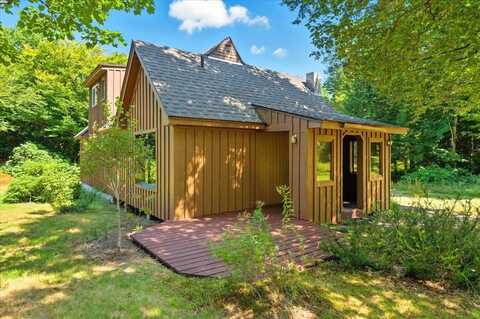 2709 Amidon Road, Montgomery, VT 05471
