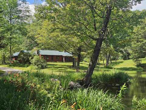 1342 Old Stage Road, Chester, VT 05143