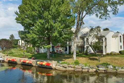 68 Railroad Avenue, Wolfeboro, NH 03894