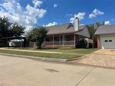 901 NE 6th Street, Moore, OK 73160