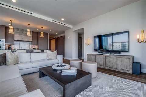 3130 N Harwood Street, Dallas, TX 75201