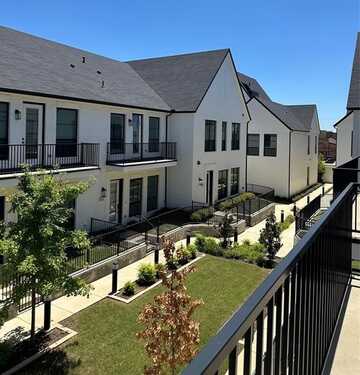 128 Garden Court W, Arlington, TX 76013