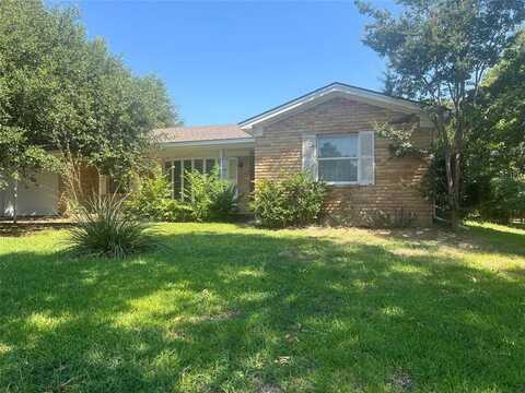 3720 Glenmont Drive, Fort Worth, TX 76133