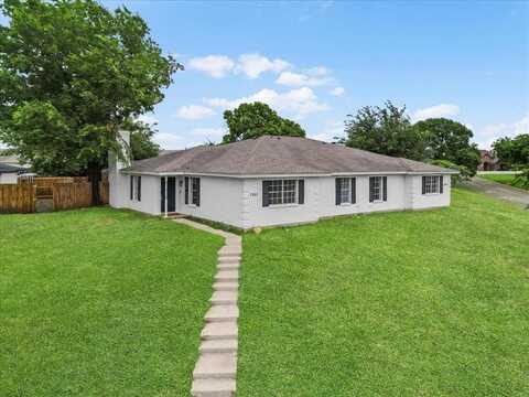 7302 Vista Cliff Drive, Fort Worth, TX 76179